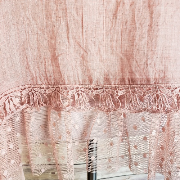 Beautiful Lace Aplique Top - Picture 2 of 4